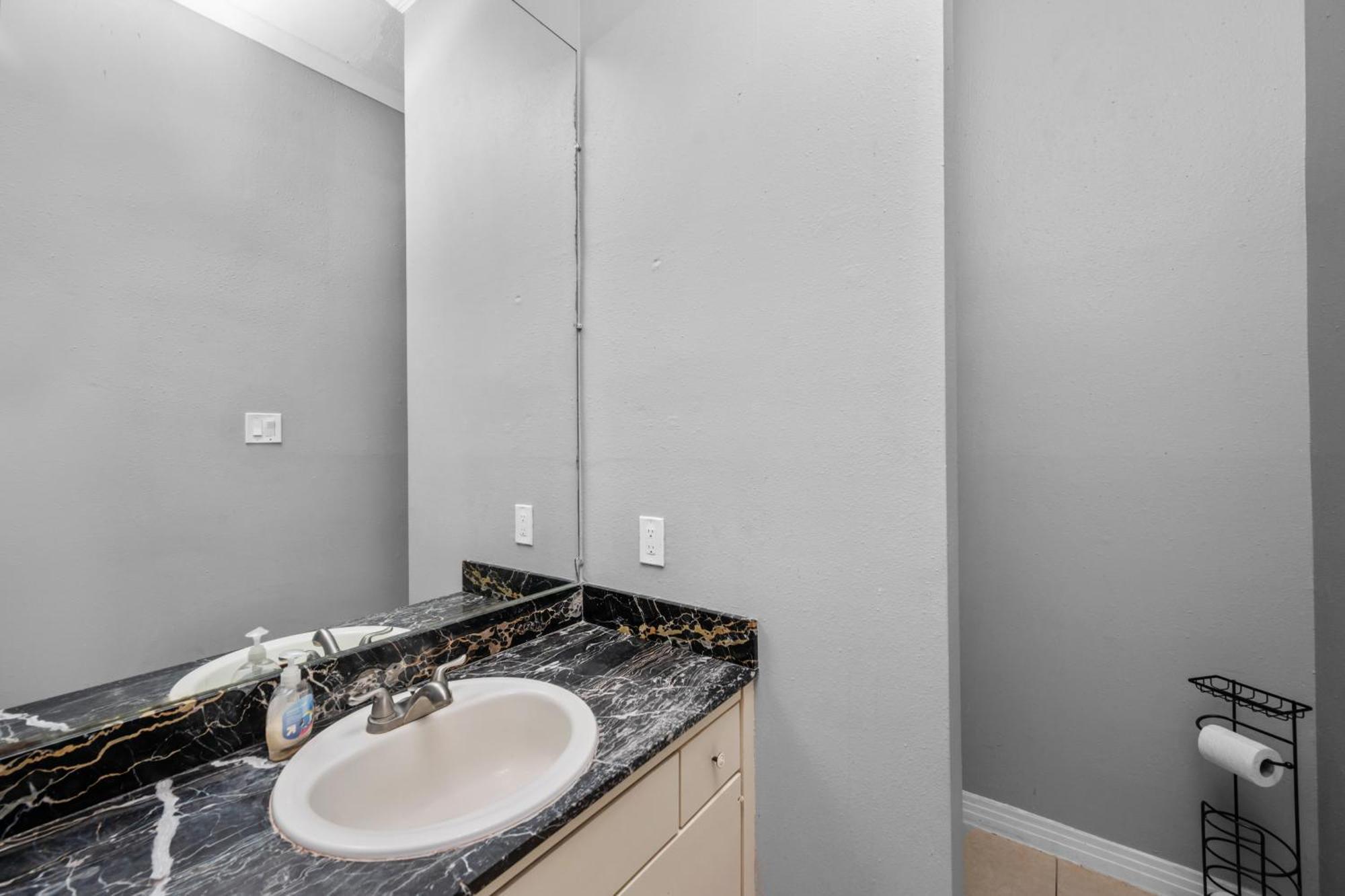 Trendy Montrose 1Br Apartment ฮูสตัน ภายนอก รูปภาพ